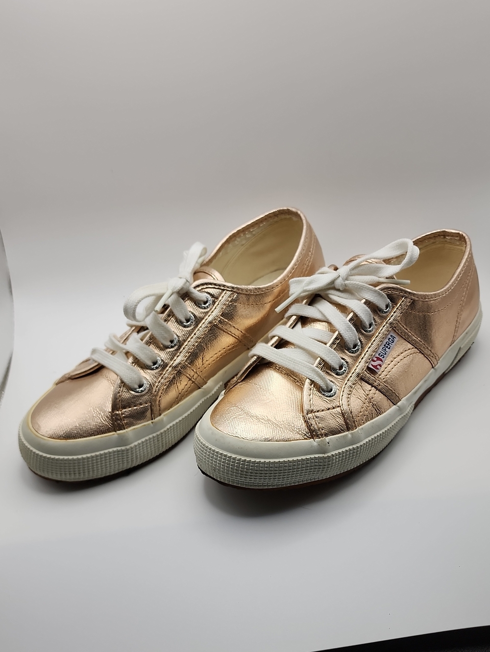 Superga Women’s Metallic Rose Gold Low-Top Sneakers Suze 7 5 Womens, 6 Mens